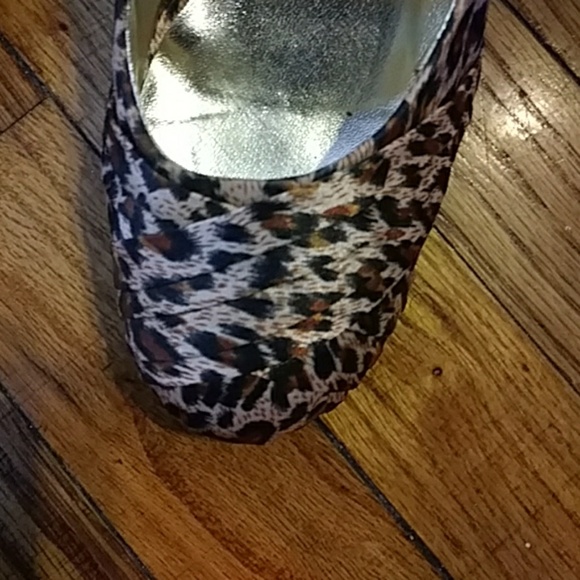 💟Pretty & Perfect Leopard Print Round toe heels - Picture 6 of 8
